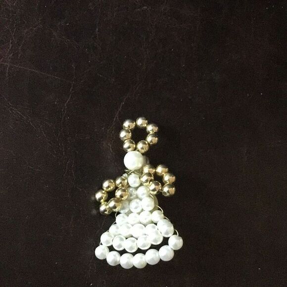 Beautiful little handmade bead angel brooch - Picture 1 of 2